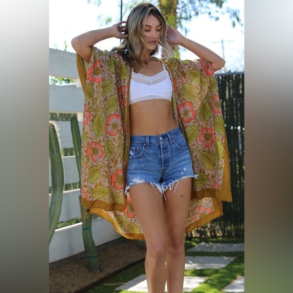 NWT Macchia Di Raggine Daphne Kimono in Vintage Flower > OS - Picture 2 of 14